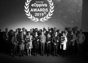 Yhteiskuvassa eOppiva Awards -tapahtumassa palkitut tekijät vuonna 2019.