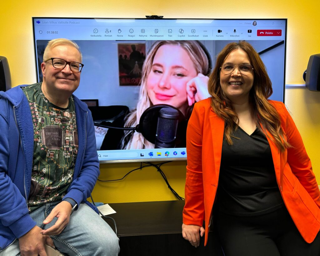 Kuvassa Kimmo Rousku, Laura Kankaala ja Mirke Turunen